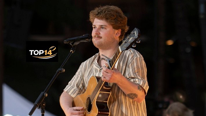 Vote Brooks Rosser American Idol Top 14 Text Number 30 March 2026